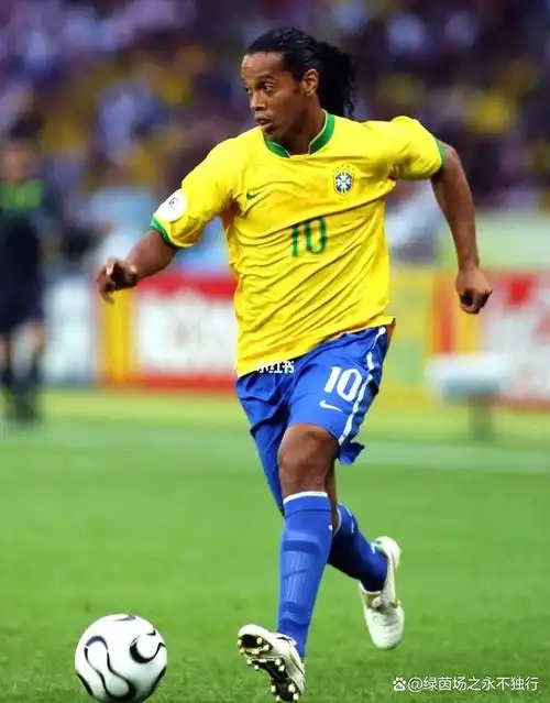 然是现代足 然是现代足